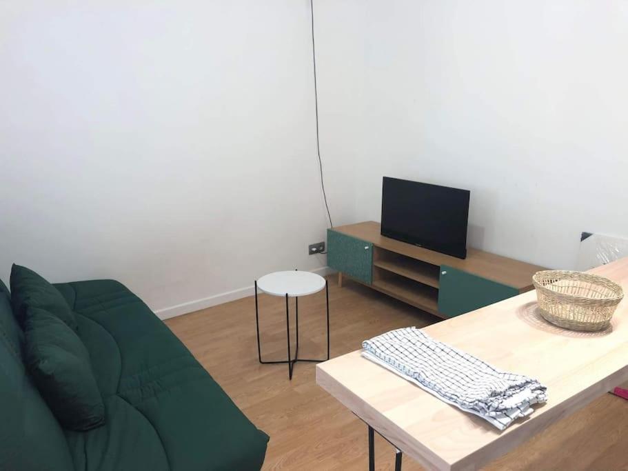 Studio Confortable Pres De Paris Apartment Вилжуиф Екстериор снимка