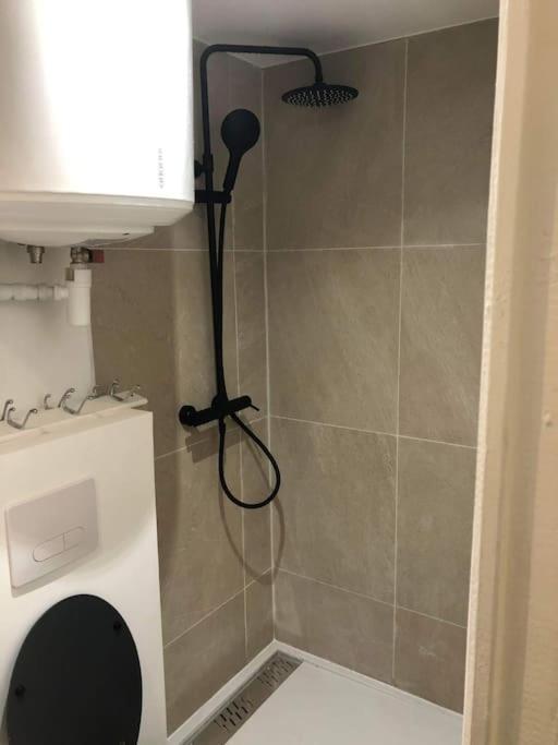 Studio Confortable Pres De Paris Apartment Вилжуиф Екстериор снимка